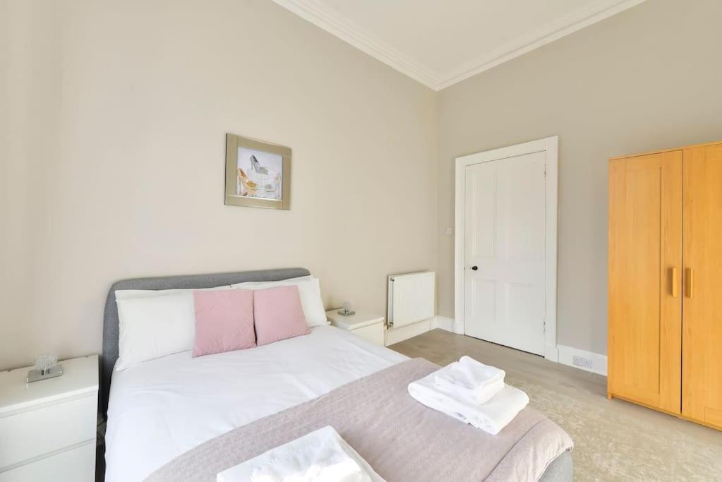 George IV Bridge - Superbly Located 3 Bedroom! Edinburgh Dış mekan fotoğraf
